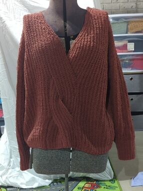 Daytrip Rust Red V-Neck Textured Knit Sweater